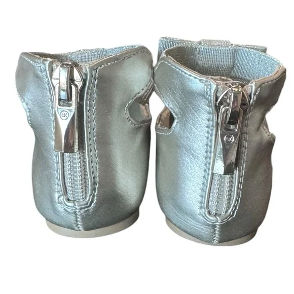 Michael Kors Girls “Kenyah Kay” Logo Charm Gold Ballet Flats Size 6 Toddler/Baby - Picture 10 of 12